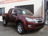 D-MAX SpaceCab in Farbe Garnet Red